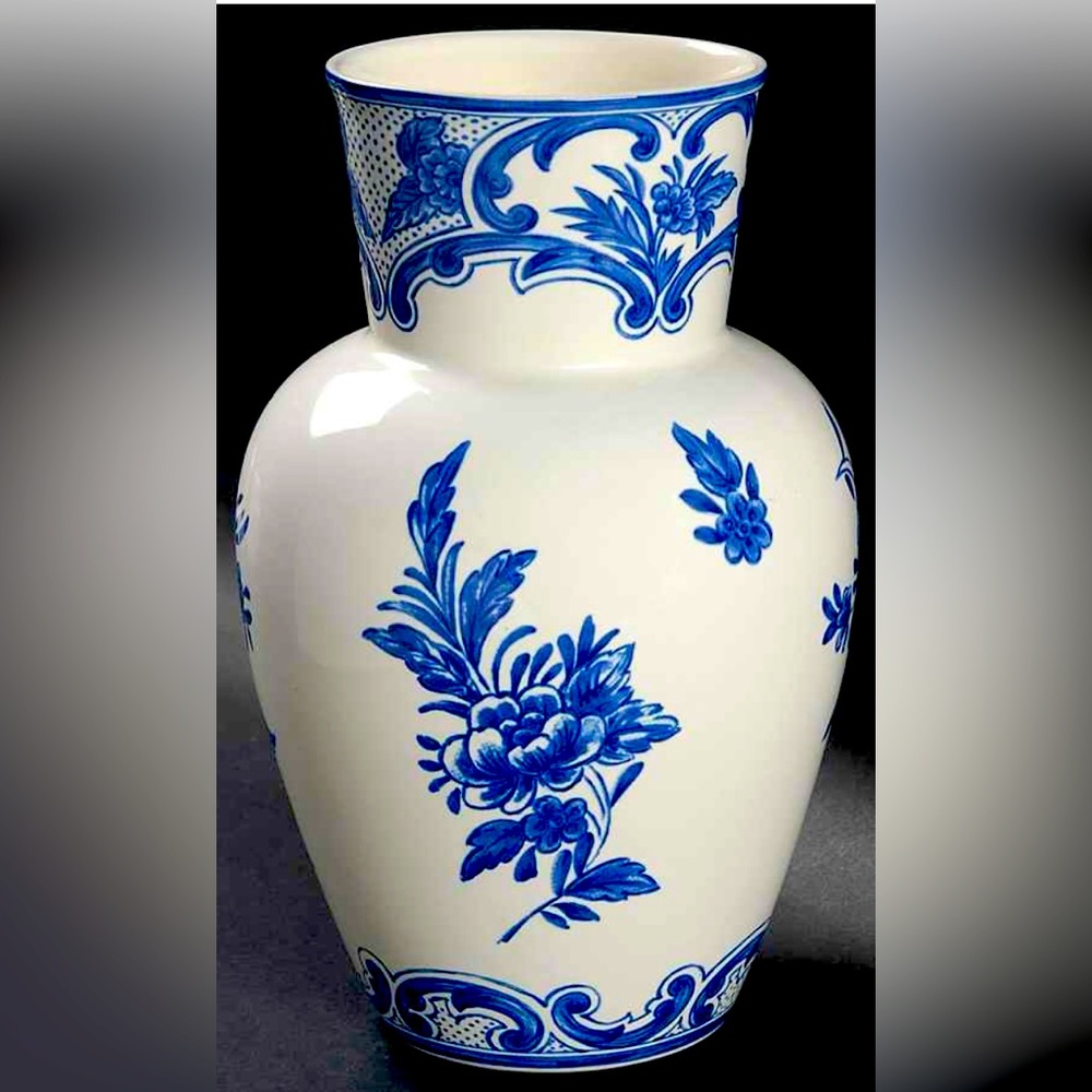 TIFFANY VASE
